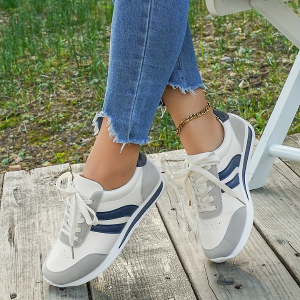 Adina – Kényelmes Fűzős Tornacipő