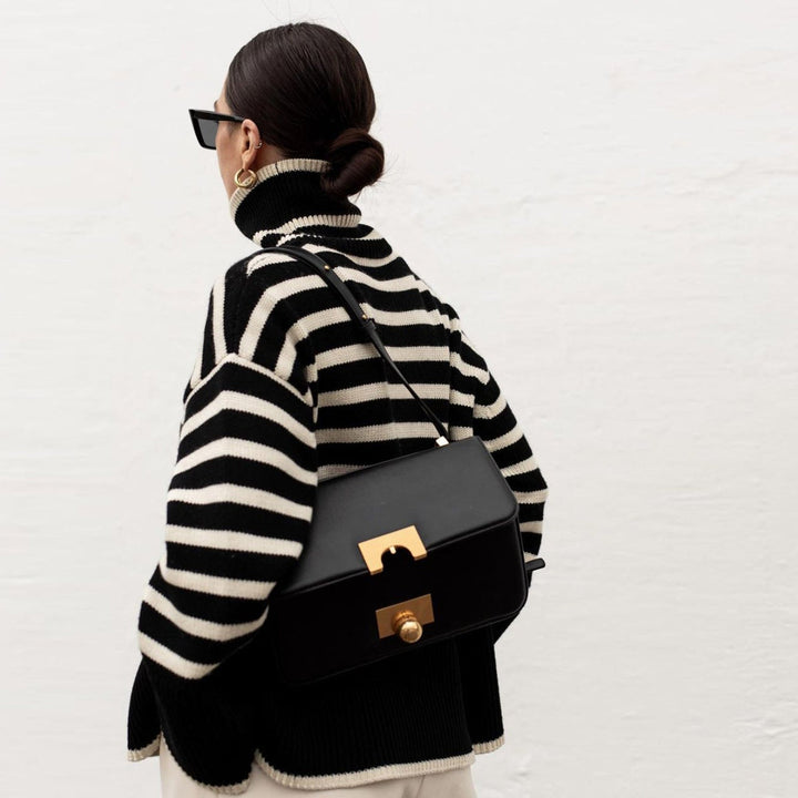 Kynesia - Túlméretezett Csíkos Garbó Pulóver