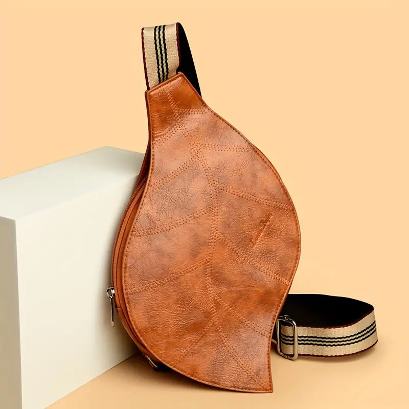 Carmela - Bőr Válltáska állítható Pánttal és Csatral