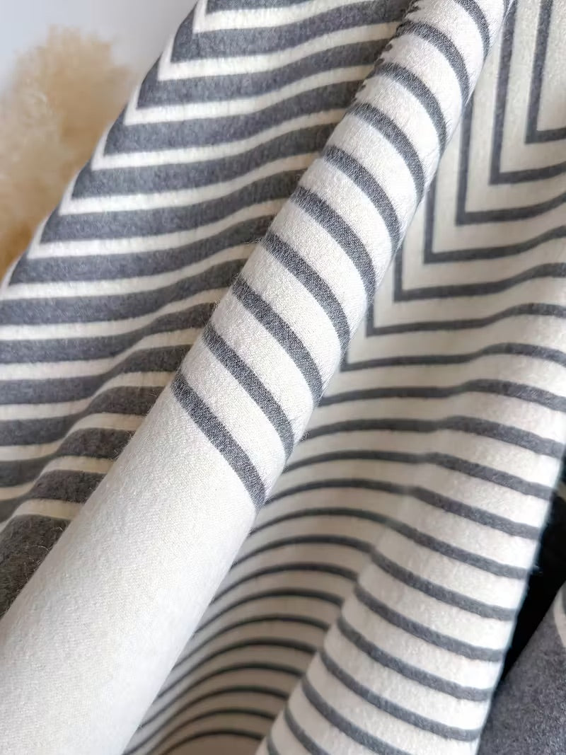 Taisija - Kétoldalas Csíkos Jacquard Kendő Műkaszmírból