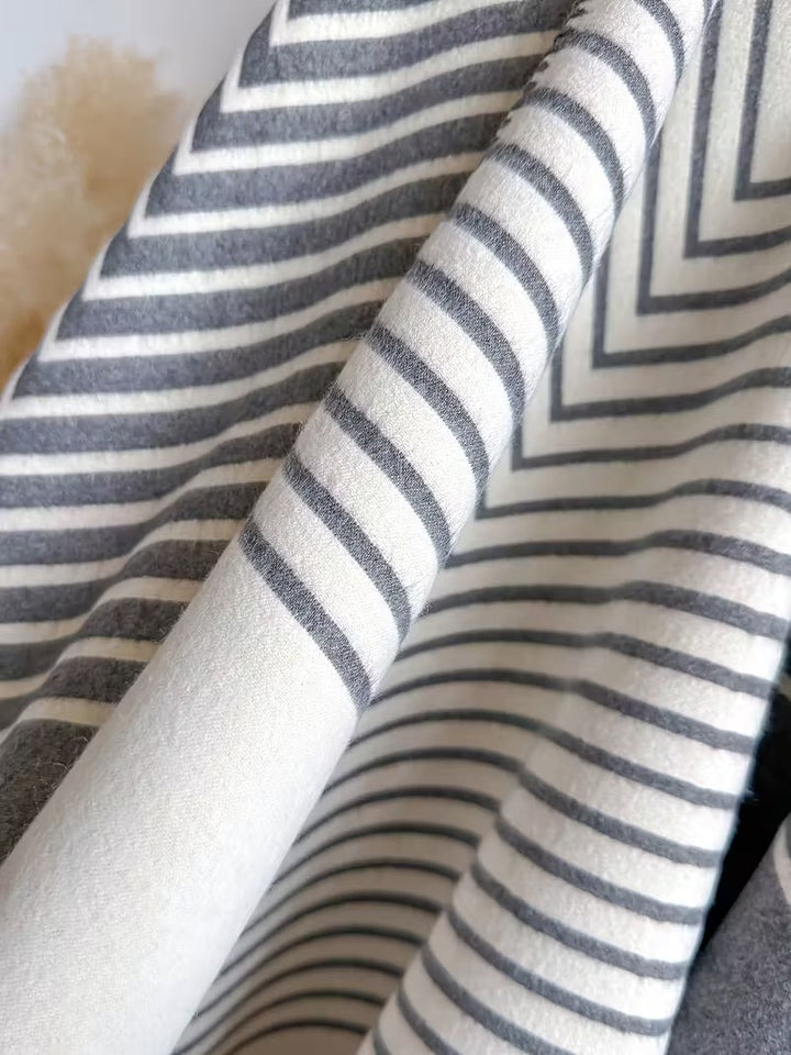 Taisija - Kétoldalas Csíkos Jacquard Kendő Műkaszmírból