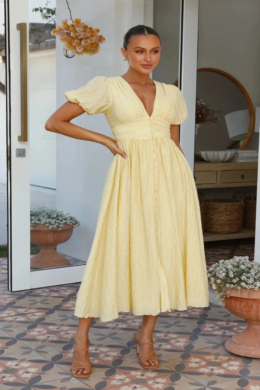 Sneja - Elegáns Puffos Ujjú Gombos Ruha