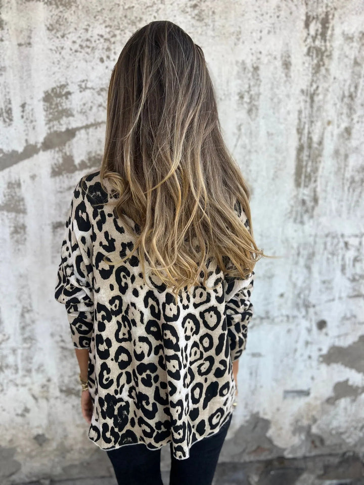 Swantje – Kerek Nyakú Leopárdmintás Blúz |1+1 ingyenes