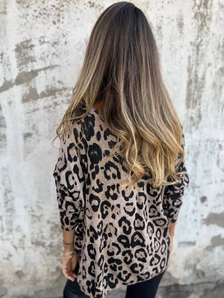 Swantje – Kerek Nyakú Leopárdmintás Blúz |1+1 ingyenes