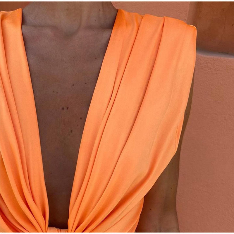 Feera - Mély Dekoltázsú Estélyi Ruha