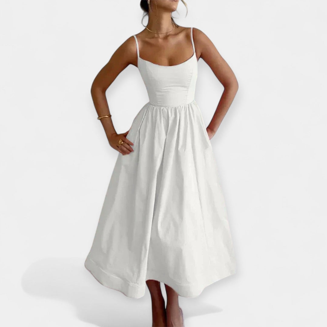 Shelley - Mini Ruha Kerek Nyakkivágással Es Pántokkal