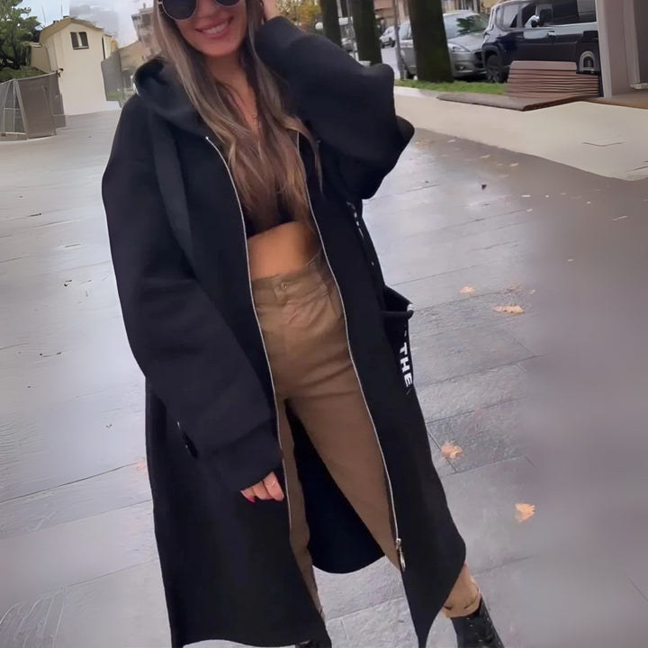 Kirteena – Kényelmes, Túlméretezett Kapucnis Kabát