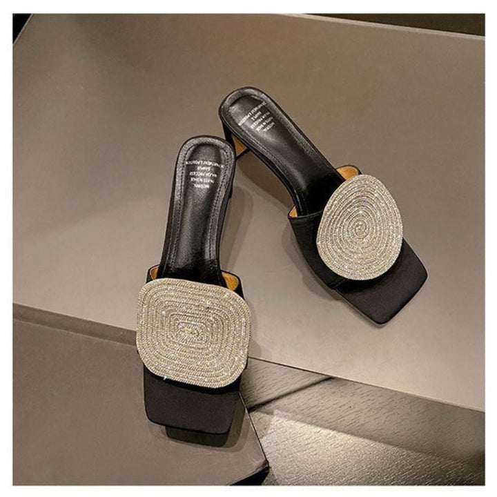 Wanwisa - Négyszögletes Szandál Kerek Sarokkal