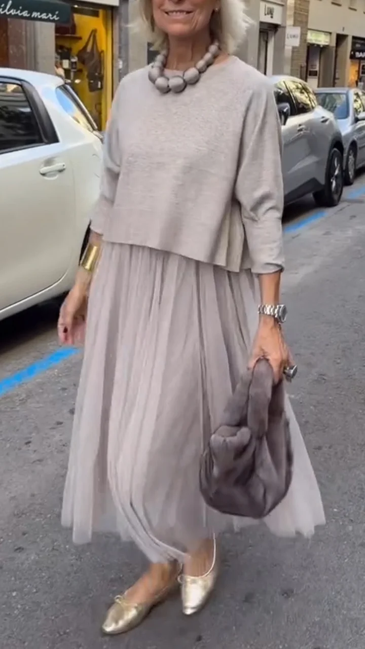 Efrata - Bájos Szatén Ruha Kötött Pulóverrel