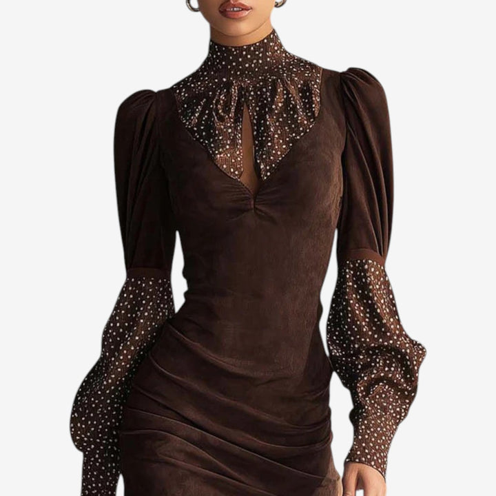 Hanneli - Magas Nyakú, Testhezálló Mini Ruha