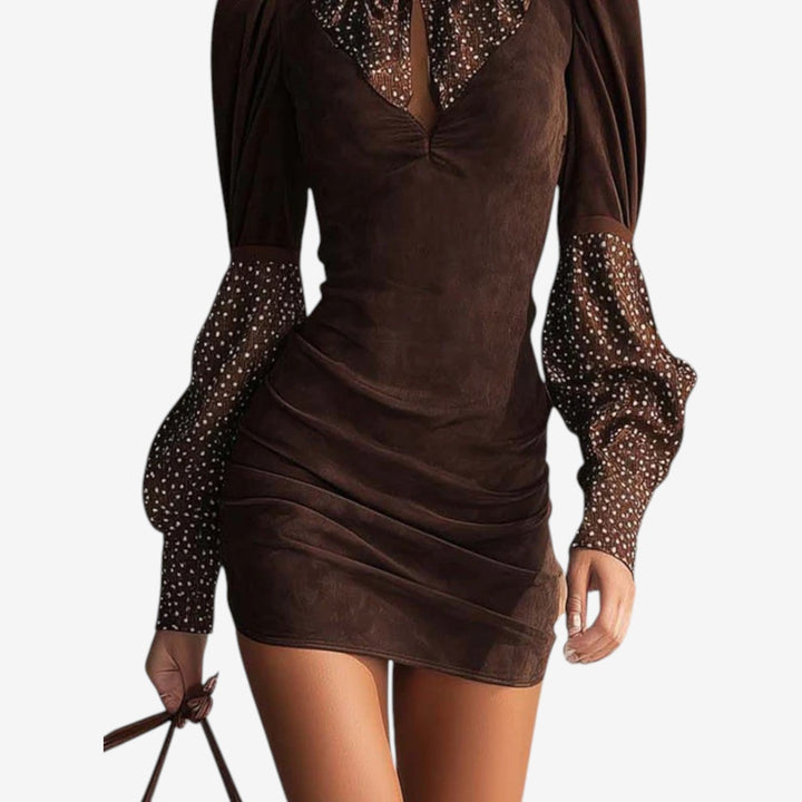 Hanneli - Magas Nyakú, Testhezálló Mini Ruha