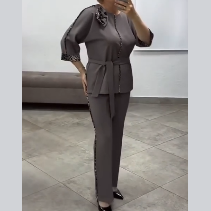 Ivanka – Elegáns, Leopárdmintás Kétrészes Szett