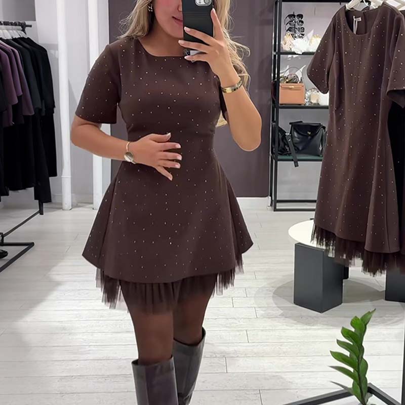 Fawnia - Csillogó mini Ruha rövid Ujjúval és Csipke Szegéllyel